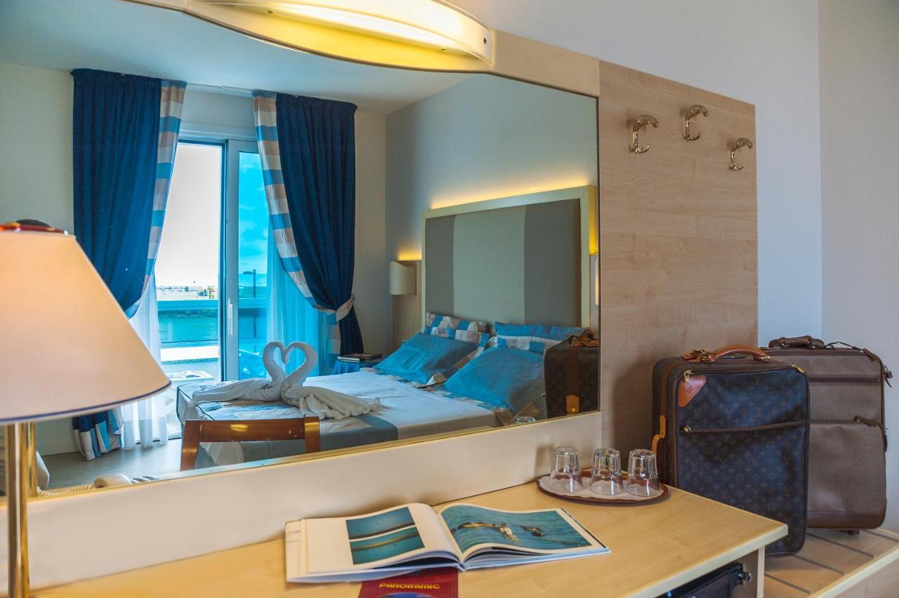 Hotel Panoramic Каорле Екстериор снимка