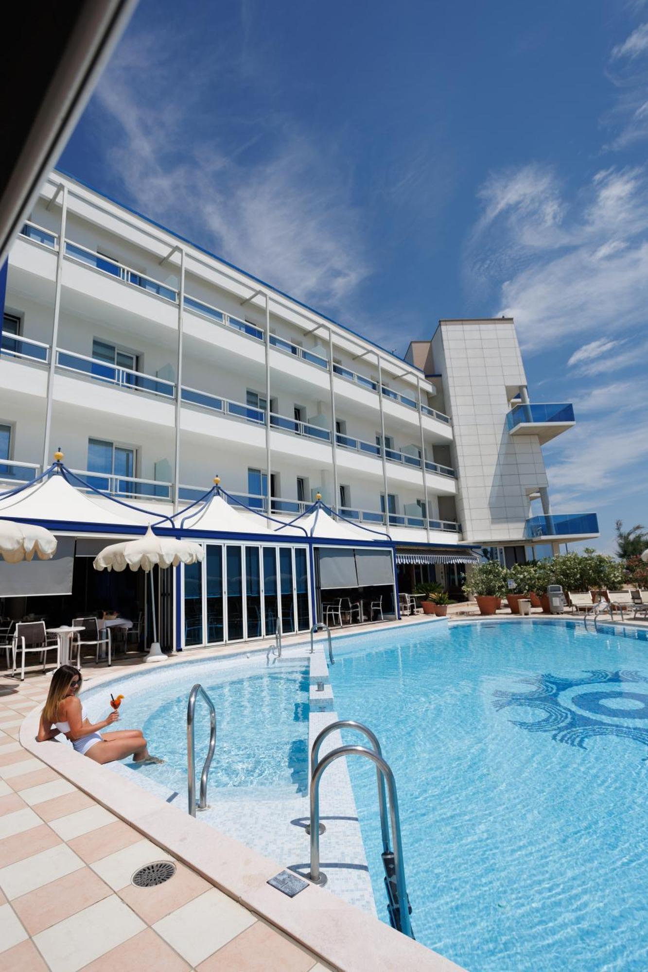 Hotel Panoramic Каорле Екстериор снимка