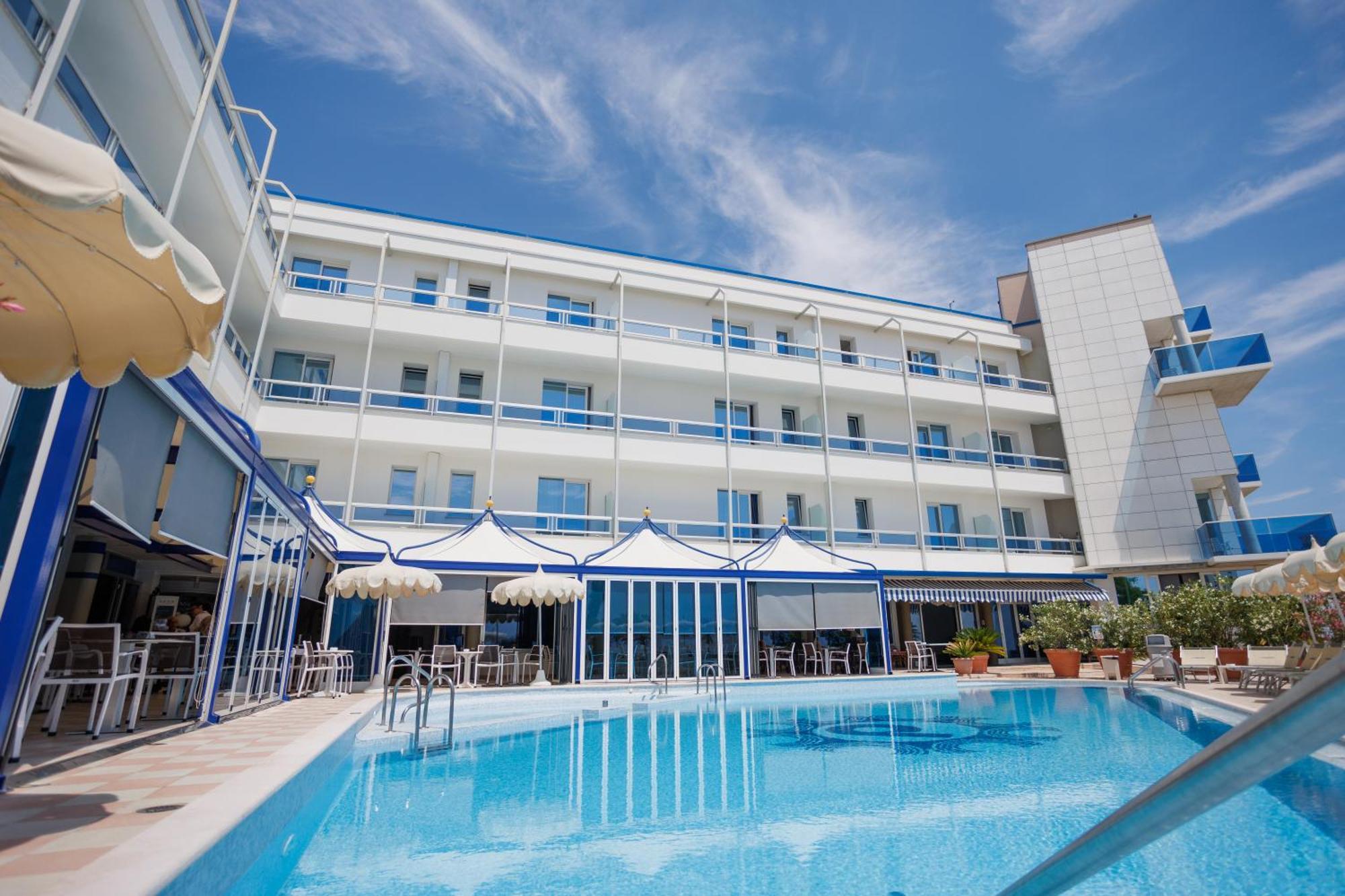 Hotel Panoramic Каорле Екстериор снимка