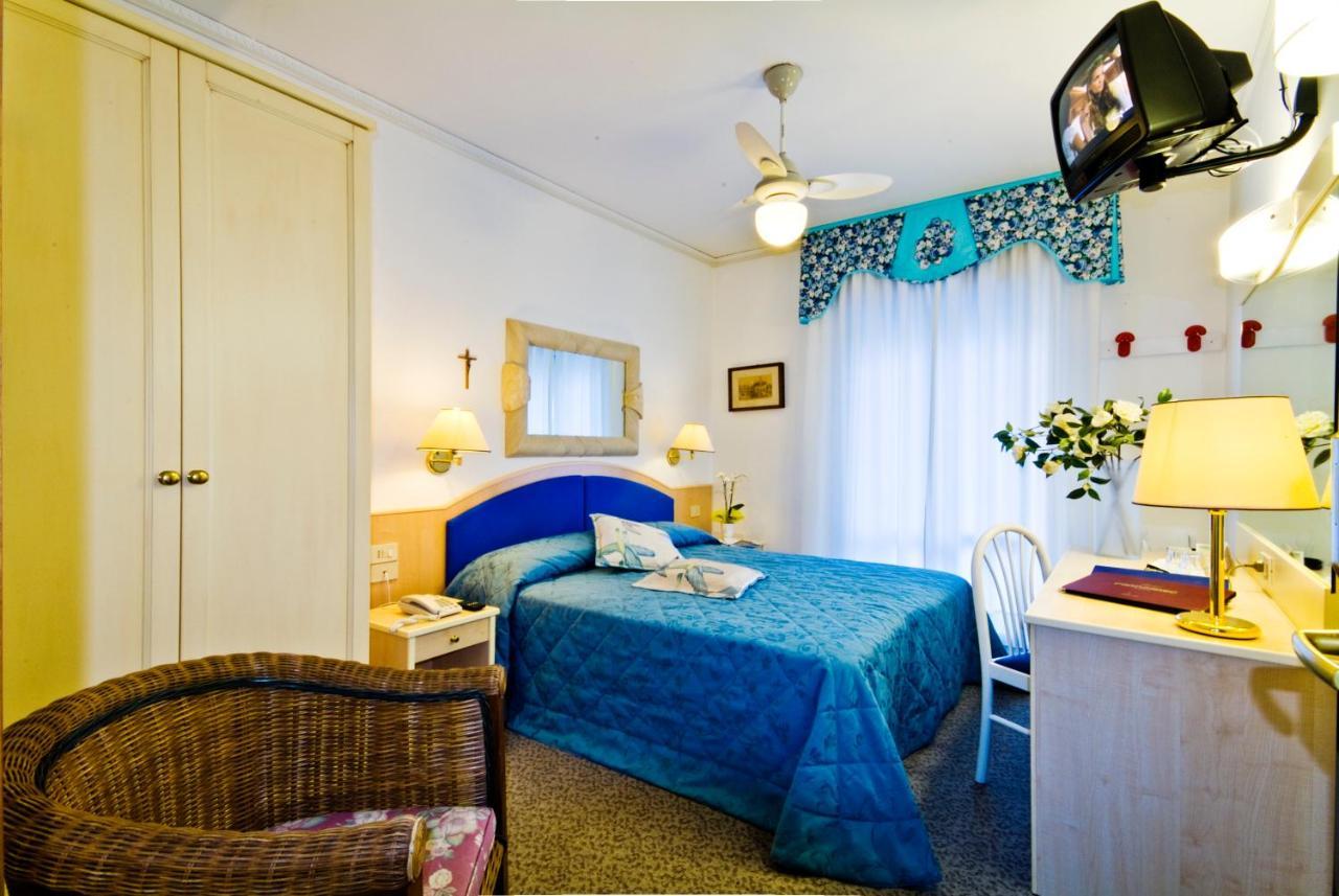 Hotel Panoramic Каорле Екстериор снимка