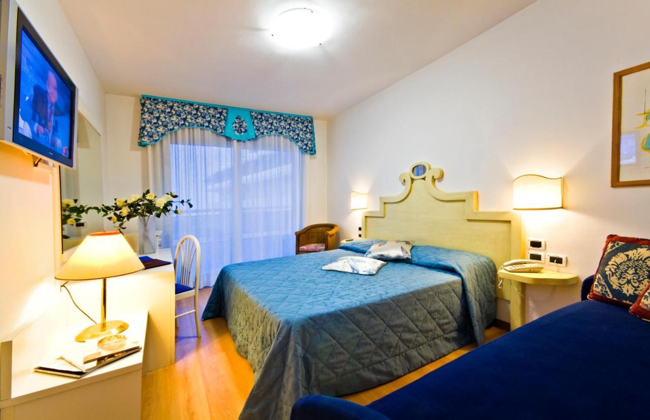 Hotel Panoramic Каорле Екстериор снимка