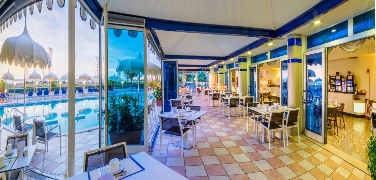 Hotel Panoramic Каорле Екстериор снимка