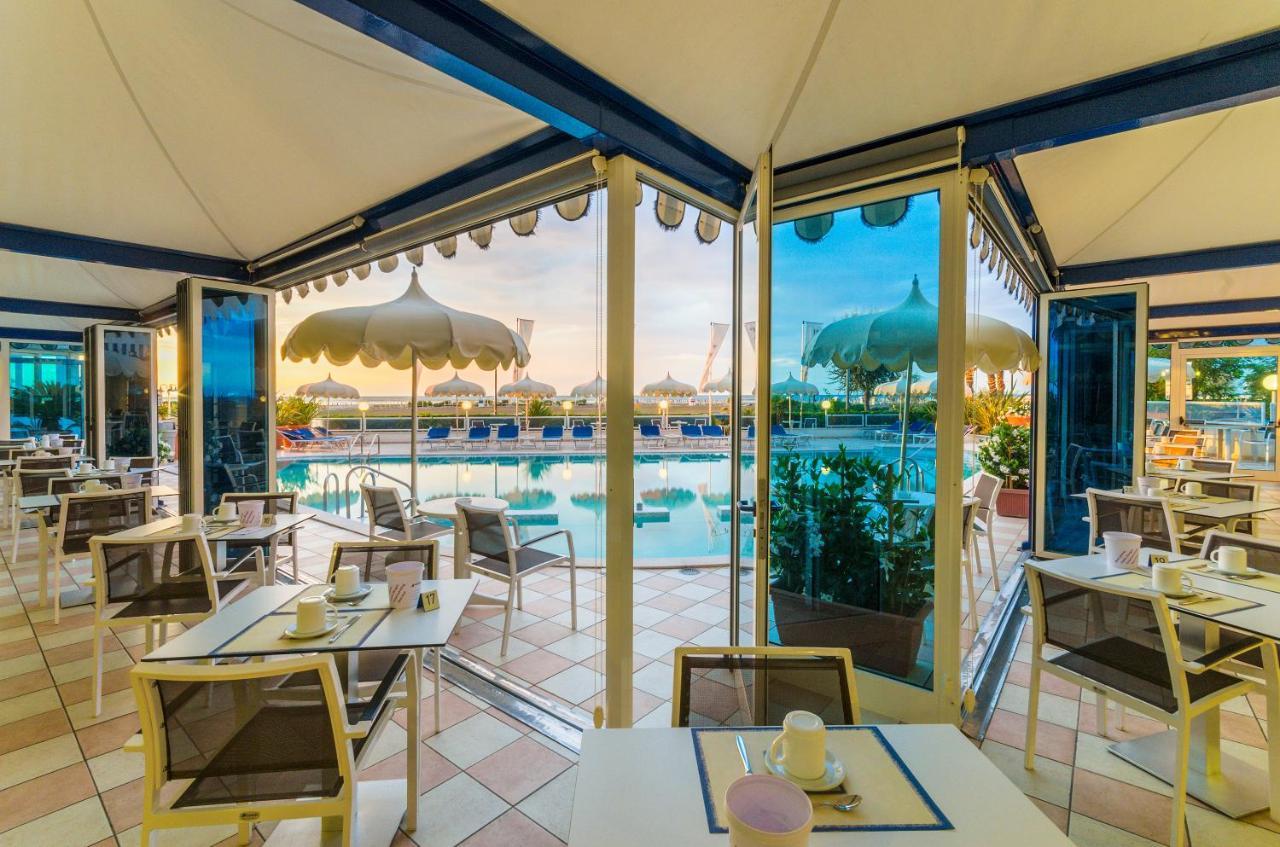 Hotel Panoramic Каорле Екстериор снимка