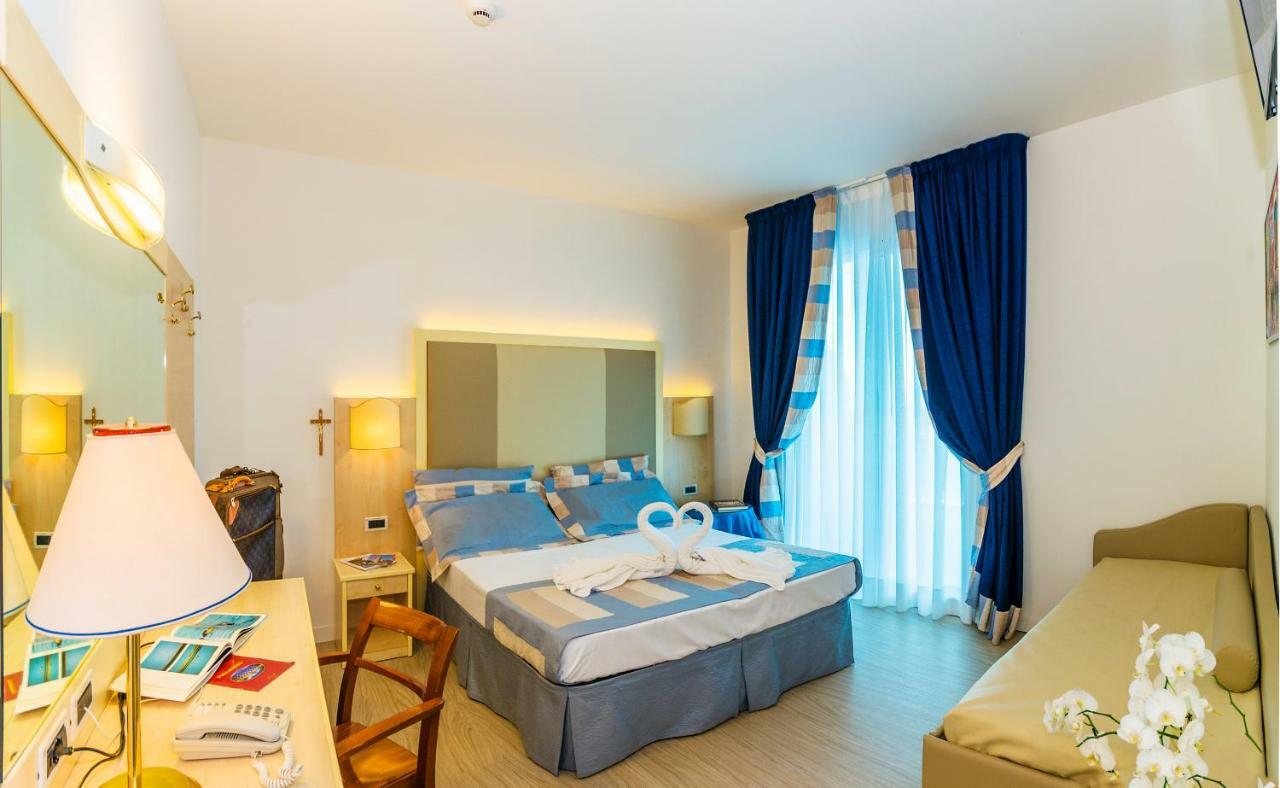 Hotel Panoramic Каорле Екстериор снимка